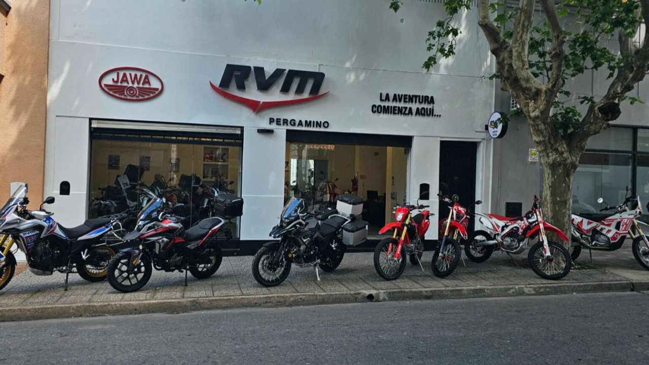 Piloto y concesionario: Joaquín Debeljuh inauguró RVM Pergamino en su pago natal